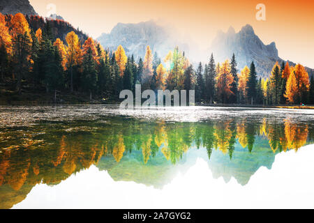 Sonnenuntergang alpine Landschaft über Antorno See in Cadini di Misurina, Dolomiten, Italien, Europa Stockfoto