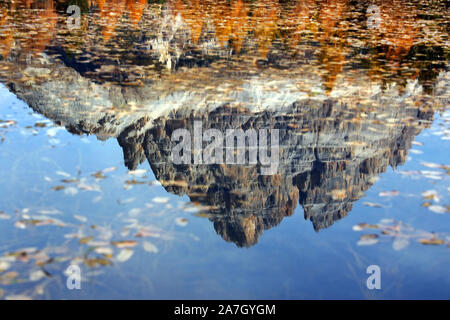 Sonnenuntergang alpine Landschaft über Antorno See in Cadini di Misurina, Dolomiten, Italien, Europa Stockfoto