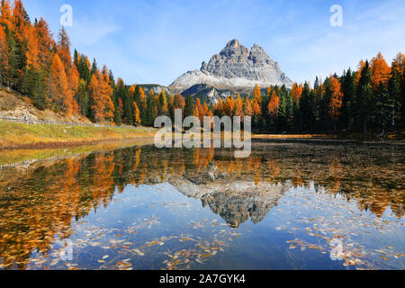 Drei Zinnen (Tre Cime di Lavaredo) (Drei Zinnen), sind drei der berühmtesten Gipfel der Dolomiten, in den Sextner Dolomiten, Italien, Europa Stockfoto