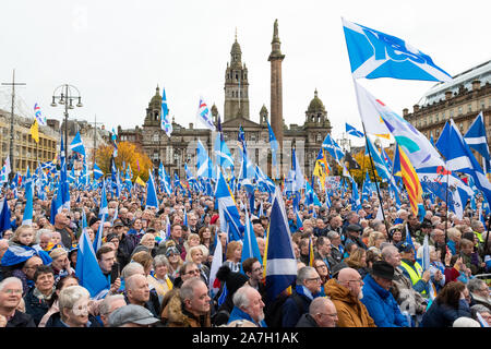Unabhängigkeit Rally indyref 2020 im George Square, Glasgow Schottland am 2. November 2019 Stockfoto