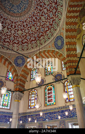 Der Innenraum des späten sechzehnten Jahrhundert Grabmal von Sultan Murad III im Grab des Sultans Innenhof an der Seite des Ayasofia, oder die Hagia Sofia, in Stockfoto