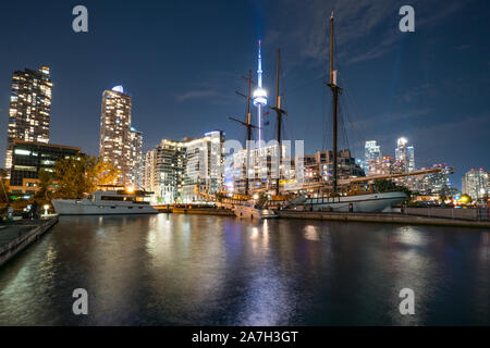 Night Skyline von Toronto, Kanada von Marina Quay West Stockfoto