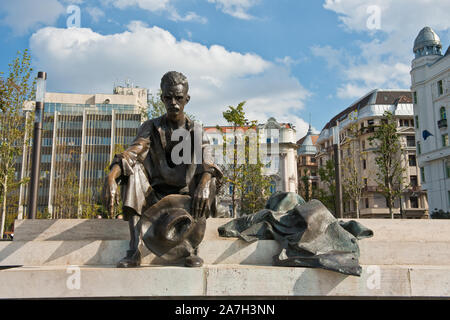 Statue von Attila József der ungarischen Dichter. Stockfoto