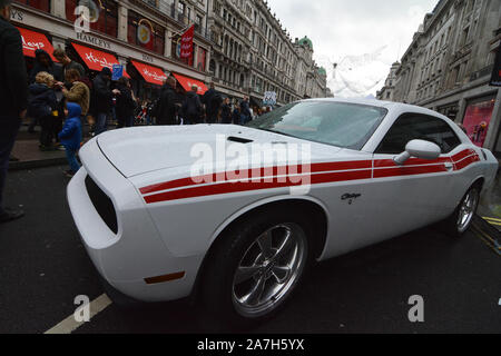 London, Großbritannien. 02 Nov, 2019. Der London Regent Street wurde am 2. November für die jährliche Regent Street Motor Show, eine fantastische Anzeige von Vintage, Veteran, klassischen und modernen Autos Fußgängerzone. (Foto von Laura Chiesa/Pacific Press) Quelle: Pacific Press Agency/Alamy leben Nachrichten Stockfoto