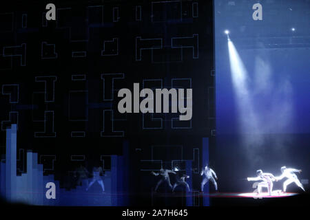 Line Cube Shibuya, Tokio, Japan. 2 Nov, 2019. Öffnung, 2. November 2019 - Fechten: All Japan Fechten Meisterschaften an der Line Cube Shibuya, Tokio, Japan. Credit: YUTAKA/LBA SPORT/Alamy leben Nachrichten Stockfoto