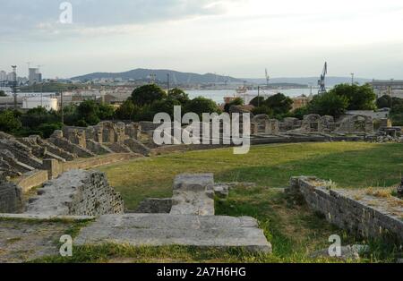 Kroatien. Solín. Antigua Ciudad de Salona. Capital de la antigua provincia Romana de Dalmacia. Colonia Martia Ivlia Valeria. Ruinas del Anfiteatro, construido en la segunda Mitad del siglo II d. C. Stockfoto