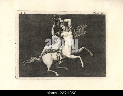 Die Malerei von Wand von einem Raum entfernt, vielleicht ein TRICLINIUM oder im Speisesaal, in einem Haus in Pompeji im Jahre 1749. Es zeigt einen weiblichen Zentaur oder centauress Durchführung einer bacchant Durchführung eines thyrsus oder Personal. Die centauress hält einen Zweig von Laub in der linken Hand und mit der rechten Hand Vorhänge eine Girlande unter den Arm des bacchant. Kupferstich von Tommaso Piroli aus seiner eigenen'Antichita di Ercolano" (altertümer von Herculaneum), Rom, 1789 eingraviert. Italienischen Maler und Kupferstecher Piroli (1752-1824) veröffentlicht sechs Bände zwischen 1789 und 1807 dokumentieren die Wandmalereien und Bronzen in Heraculaneum und Pompeji gefunden Stockfoto
