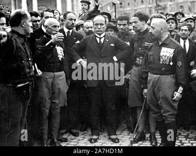 Benito Mussolini, während der Marsch auf Rom, mit einigen Der quadruphires: von der linken Emilio De Bono, Italo Balbo, Cesare Maria De Vecchi. 28. Oktober 1922 Stockfoto