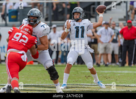 Orlando, FL, USA. 2 Nov, 2019. UCF quarterback Dillon Gabriel (11) während der NCAA Football Spiel zwischen den Houston Cougars und die UCF Ritter. UCF besiegt Houston 44-29 bei Spectrum Stadion in Orlando, Fl. Romeo T Guzman/CSM/Alamy leben Nachrichten Stockfoto