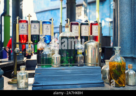 Eternelle von Elixir der Erfrischung trinken Kiosk, Entwurf und Tränke, Zauberwelt von Harry Potter, die Winkelgasse, Universal Studios, Orlando Stockfoto