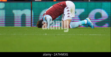 Birmingham. 3. November, 2019. Aston Villa Trezeguet feiert zählte ein Ziel während der Englischen Premier League Match zwischen Aston Villa und Birmingham, Liverpool in Großbritannien an November 2, 2019. Für die redaktionelle Verwendung. Nicht FÜR DEN VERKAUF FÜR MARKETING ODER WERBEKAMPAGNEN. Keine VERWENDUNG MIT NICHT AUTORISIERTEN Audio-, Video-, Daten-, SPIELPLÄNE, Verein/LIGA LOGOS ODER "LIVE" Dienstleistungen. IN-MATCH VERWENDUNG BESCHRÄNKT AUF 45 Bilder, kein Video EMULATION ONLINE. Keine VERWENDUNG IN Wetten, Spiele oder einzelne Verein/Liga/PLAYER PUBLIKATIONEN. Quelle: Xinhua/Alamy leben Nachrichten Stockfoto