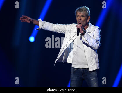 Dortmund, Deutschland. 02 Nov, 2019. Der Sänger Matthias Reim ist auf der Bühne der ARD-Sendung chlagerbooom 2019" in der Westfalenhalle. Quelle: Henning Kaiser/dpa/Alamy leben Nachrichten Stockfoto