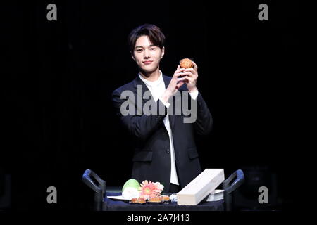 Koreanische Sänger und Schauspieler Kim Myung-soo, professionell, bekannt als L, der Koreanischen Boy Group Unendliche führt während 2019 Kim Myung soo solo Ventilator Stockfoto
