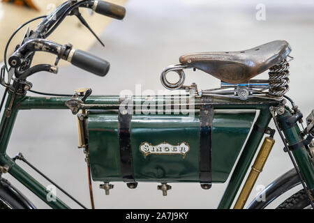 OLD WARDEN, BEDFORDSHIRE, Großbritannien, Oktober 6, 2019. Sänger Fahrrad Stockfoto