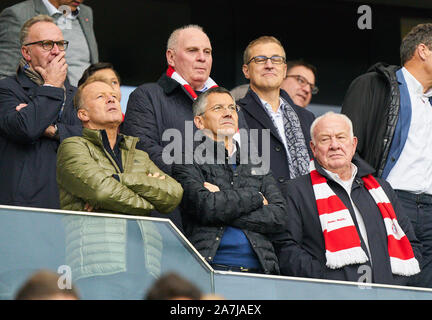 Fußball Eintracht Frankfurt - FC Bayern München, Frankfurt, November 02, 2019. Uli Hoeneß (FCB-Präsident), FCB-Präsident und Vorsitzende, Karl-Heinz Rummenigge (CEO, Vorstandsvorsitzender FCB AG) Jan-Christian Dreesen, Managing Direktor Finanzen FCB-Ex-CEO Herbert Hainer, Vorstandsvorsitzender von adidas, neue FCB-Präsident, Walter MENNEKES, Unternehmer, Vizepräsident des FC Bayern, Andreas Jung, Marketing Director und Mitglied der Geschäftsleitung FCB EINTRACHT FRANKFURT - FC BAYERN MÜNCHEN 5-1 - DFL-Bestimmungen verbieten die Verwendung von Fotografien als BILDSEQUENZEN und/oder quasi-VIDEO - 1. Fussball - Bundesliga Stockfoto