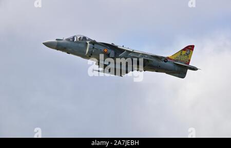 Spanische Marine AV-8B Harrier IIs schwebende Sterne The Royal International Air Tattoo 2019 Stockfoto