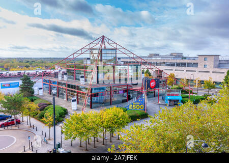 Der Punkt ist ein Unterhaltungskomplex in Milton Keynes, Buckinghamshire, England. Stockfoto