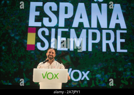 Oviedo, Spanien. 02 Nov, 2019. Oviedo, Spanien: Der Präsident von VOX, Santiago Abascal spricht während des Aktes mit Santiago Abascal im Palast von Ausstellungen und Kongresse Stadt Oviedo in Oviedo, Spanien am 02 November, 2019. (Foto von Alberto Brevers/Pacific Press) Quelle: Pacific Press Agency/Alamy leben Nachrichten Stockfoto