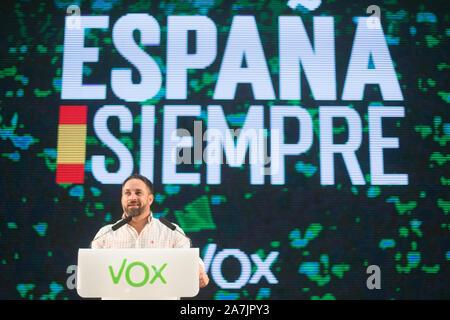 Oviedo, Spanien. 02 Nov, 2019. Oviedo, Spanien: Der Präsident von VOX, Santiago Abascal spricht während des Aktes mit Santiago Abascal im Palast von Ausstellungen und Kongresse Stadt Oviedo in Oviedo, Spanien am 02 November, 2019. (Foto von Alberto Brevers/Pacific Press) Quelle: Pacific Press Agency/Alamy leben Nachrichten Stockfoto