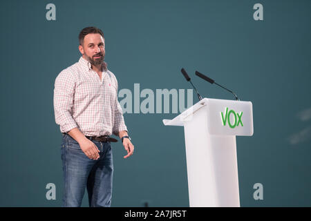 Oviedo, Spanien. 02 Nov, 2019. Oviedo, Spanien: Der Präsident von VOX, Santiago Abascal spricht während des Aktes mit Santiago Abascal im Palast von Ausstellungen und Kongresse Stadt Oviedo in Oviedo, Spanien am 02 November, 2019. (Foto von Alberto Brevers/Pacific Press) Quelle: Pacific Press Agency/Alamy leben Nachrichten Stockfoto