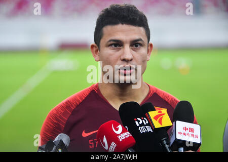 In Brasilien geborene Chinesische Fußballspieler Elkeson de Oliveira