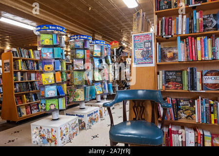 Die gemütliche freundliche Interieur des forschenden Geist Buchhandlung in Kingston, New York. Stockfoto