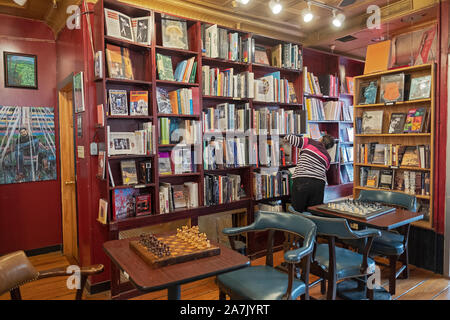 Die gemütliche freundliche Interieur des forschenden Geist Buchhandlung in Kingston, New York. Stockfoto