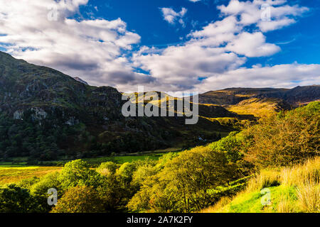 Blick Richtung Llanberis Pass, in der Nähe von Llyn Gwynant, Snowdonia National Park, North Wales, UK Stockfoto