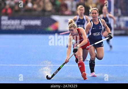 Stratford, London, UK. 3. November 2019. Lily Owsley (Großbritannien). England v Chile. FIH-Frauen Olympic hockey nähere Bestimmung. Lee Valley Hockey und Tennis Center. Stratford. London. Vereinigtes Königreich. Credit: Sport in Bildern/Alamy leben Nachrichten Stockfoto