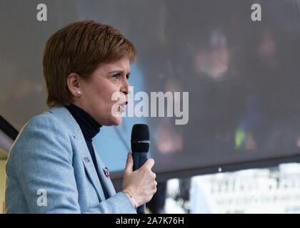 Nicola Sturgeon Schottischer Erster Minister bei der Rallye 2020 indyref am George Square, Glasgow, Schottland, Vereinigten Königreich am 2. November 2019 Stockfoto