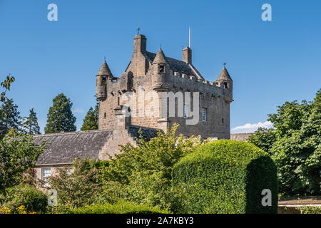 Historische Cawdor Castle, inmitten von Gärten in der Pfarrei von Cawdor in Nairnshire, Schottland. Stockfoto