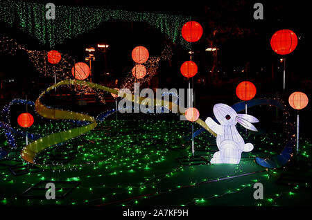Menschen besuchen die Laterne Festival im Victoria Park in Hongkong, China, 11. September 2019. Stockfoto