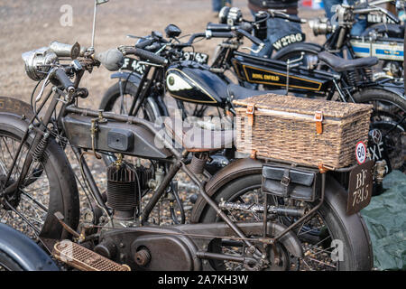 OLD WARDEN, BEDFORDSHIRE, Großbritannien, Oktober 6, 2019. Oldtimer Motorräder Stockfoto