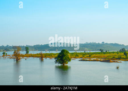 Malerische Aussicht von Halon Dam, Madhya Pradesh, ein beliebter Picknickplatz der Einheimischen. Stockfoto