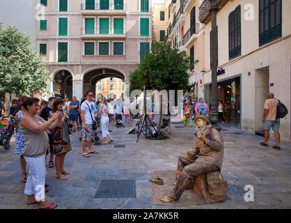 Street Performer an der Placa Major, menschlichen Statuen, Palma, Palma de Mallorca, Balearen, Spanien Stockfoto