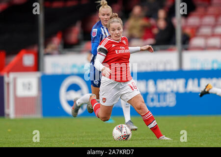 Crawley, Großbritannien. 3. November 2019. Kapitän Kim wenig von Arsenal den Ball dribbelt während der SSE Frauen Continental Cup Fußballspiel zwischen Brighton & Hove Albion WFC und Arsenal an Völker Pension Stadion am 3. November 2019 in Crawley, England (Foto von Daniela Porcelli/SPP) Credit: SPP Sport Presse Foto. /Alamy leben Nachrichten Stockfoto