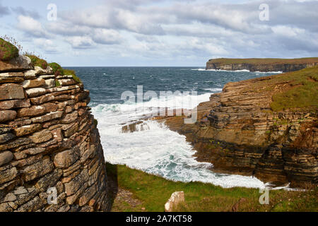 Broch von Borwick, Yesnaby, Festland, Orkney, Schottland Stockfoto