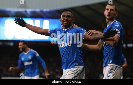 Hampden Park, Glasgow, UK. 3. November, 2019. Scottish League Cup Fußball, Rangers gegen Herz von Midlothian; Alfredo Morelos von Förster feiert, nachdem er macht es 3-0 zu den Förstern in der 62. Minute Credit: Aktion plus Sport/Alamy leben Nachrichten Stockfoto