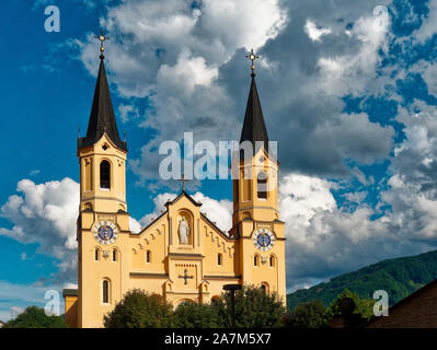 Kirche Santa Maria Assunta in Bruneck Italien Stockfoto