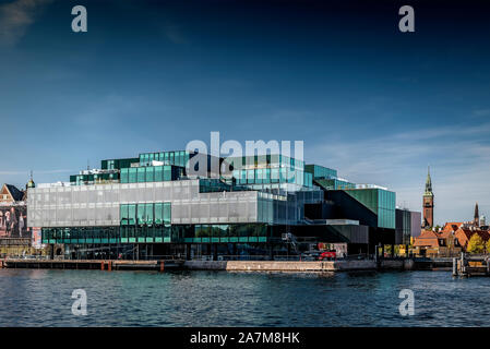 Kopenhagen, Dänemark - 21 September 2019: auf den Hafen von Kopenhagen vor, Blox ist ein Teil der kulturellen Kreislauf der Stadt von Veranstaltungsorten, die eine r Stockfoto