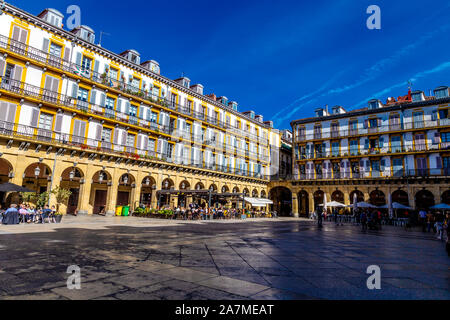 Plaza de la Constitución in der Altstadt von San Sebastian, Spanien Stockfoto