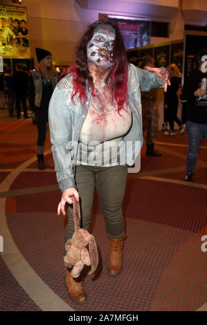 Neuss, Deutschland. 02 Nov, 2019. Zombie Cosplayer am Wochenende der Hölle im Crowne Plaza. Neuss, 02.11.2019 | Verwendung der weltweiten Kredit: dpa/Alamy leben Nachrichten Stockfoto