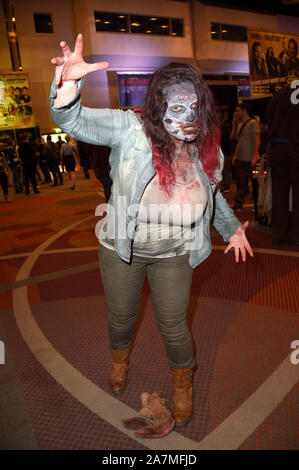 Neuss, Deutschland. 02 Nov, 2019. Zombie Cosplayer am Wochenende der Hölle im Crowne Plaza. Neuss, 02.11.2019 | Verwendung der weltweiten Kredit: dpa/Alamy leben Nachrichten Stockfoto