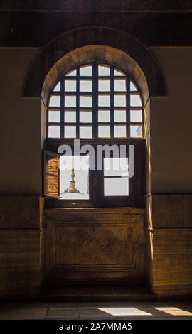 Ein Fenster in der oberen Galerie in Ayasofia oder die Hagia Sofia, Sultanahmet, Istanbul, Türkei, im Erdgeschoss. In 537 AD als Kirche gebaut, es Stockfoto