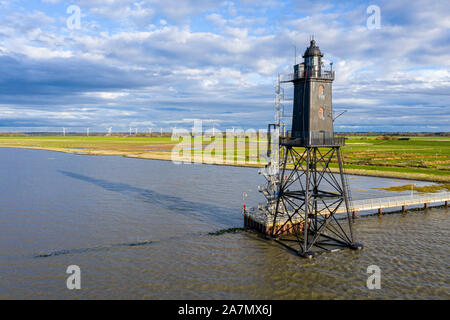 Schöne Obereversand Leuchtturm (Leuchtturm) der Nordsee in der Nähe von Bremen, Bremerhaven und Weser. Dorum-Neufeld, Wurster Nordseeküste, Deutschland. Lo Stockfoto