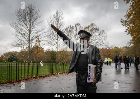 London, Großbritannien. 3. November 2019. Herr IC3, ein Mitglied der Schwarzen Nationale Partei und regelmäßige Debattierer der Rasse. Die Predigt, die Debatten und Predigten an der Speakers' Corner, das öffentliche Sprechen nord-östlichen Ecke des Hyde Park. Credit: Guy Corbishley/Alamy leben Nachrichten Stockfoto