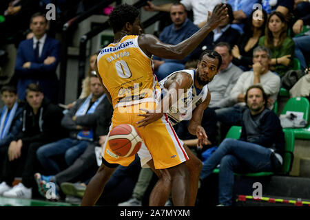 Treviso, Italien, 03. November 2019, Charles cooke iii (Treviso) während De Longhi Treviso Warenkorb vs Carpegna Prosciutto Warenkorb Pesaro - Italienische Basketball eine Serie Meisterschaft - Credit: LPS/Ettore Griffoni/Alamy leben Nachrichten Stockfoto