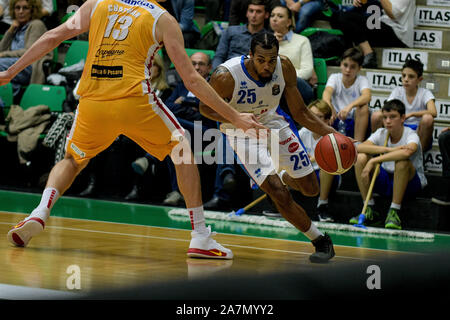 Treviso, Italien, 03. November 2019, Charles cooke iii (Treviso) während De Longhi Treviso Warenkorb vs Carpegna Prosciutto Warenkorb Pesaro - Italienische Basketball eine Serie Meisterschaft - Credit: LPS/Ettore Griffoni/Alamy leben Nachrichten Stockfoto