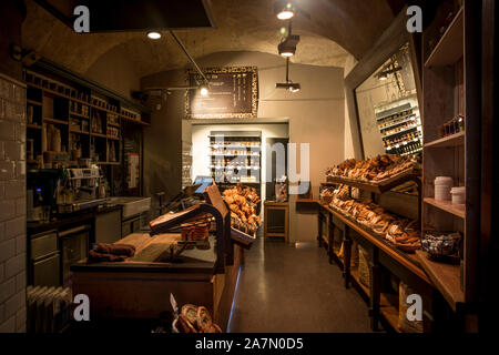 Prag, Tschechische Republik - 18. Februar 2016: Alte Bäckerei Interieur in Prag, Tschechische Republik Stockfoto