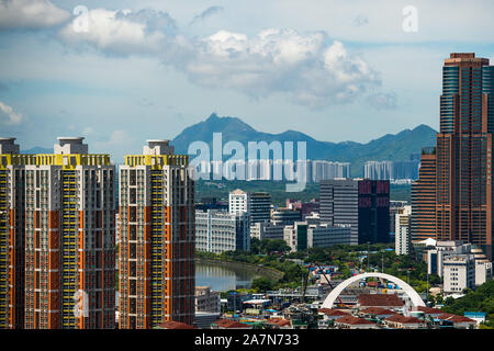 ---- Stadtbild der Hochhäuser in Shenzhen, der südchinesischen Provinz Guangdong, 30. Juni 2017. China wird in der südlichen Stadt bauen Stockfoto